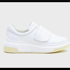 Suzanne Rae velcro sneaker